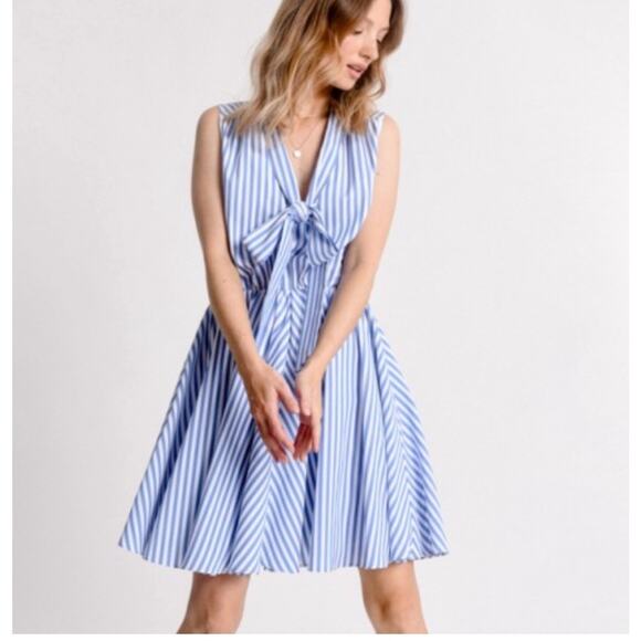 MOLLY BRACKEN Dress Size Small Stripes Nautical Fit and Flare Blue White Summer - Picture 2 of 12